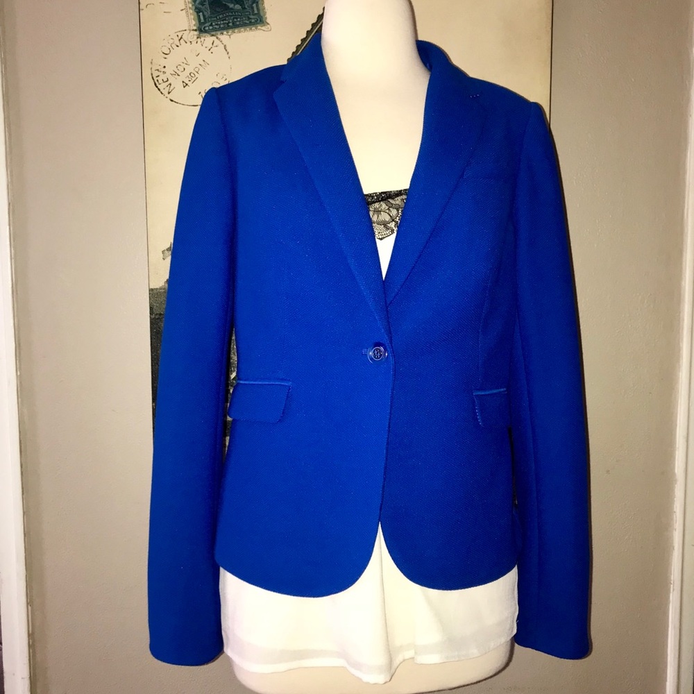 Classic Women's Blue Single-Button Blazer